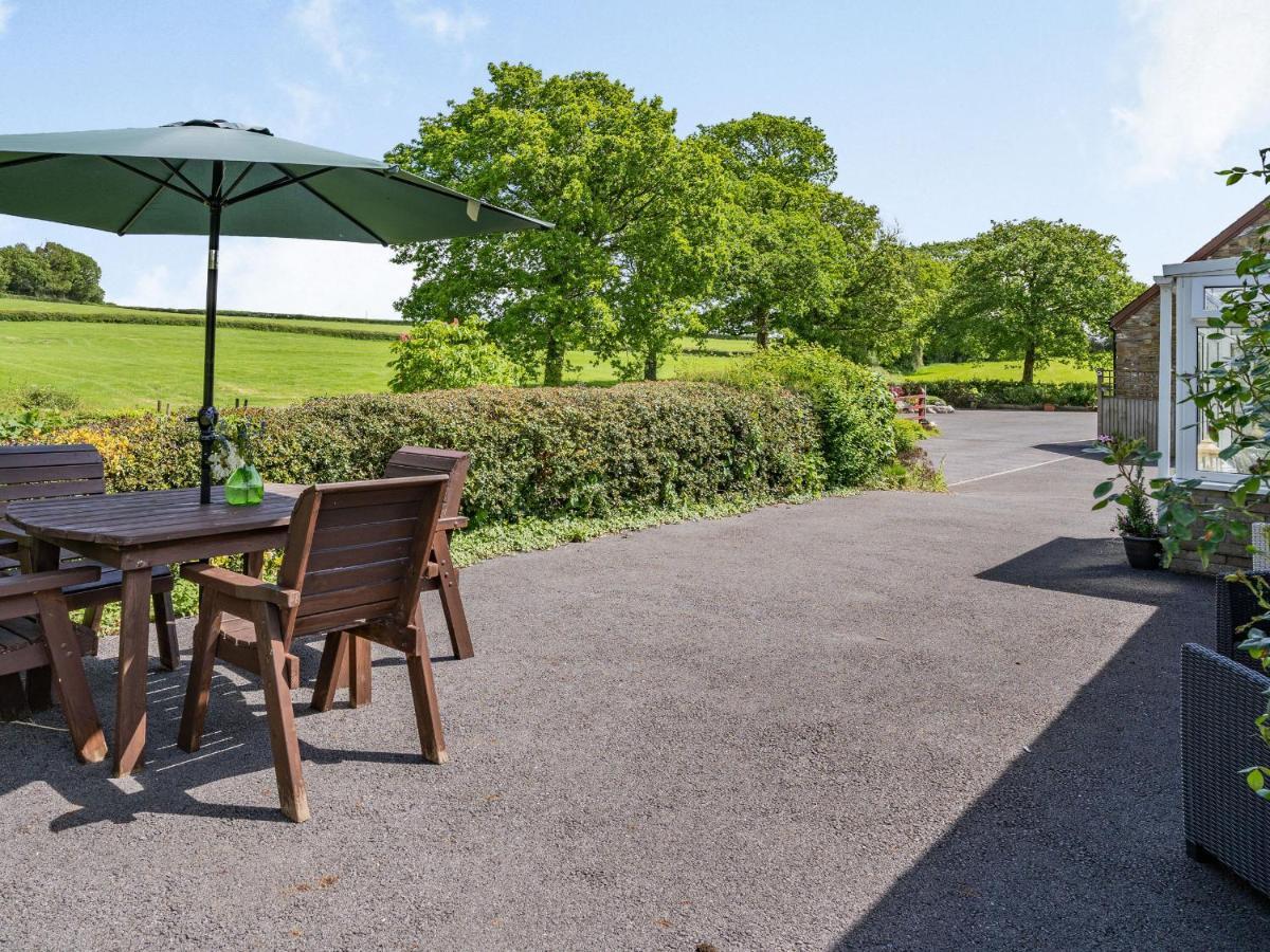 Yr Hen Ffald Llanedy Exterior photo
